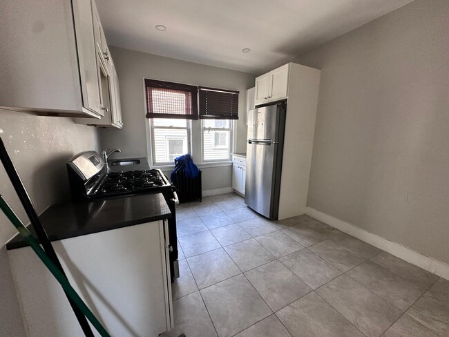Photo - 420 Bacheller Ave Apartments Unit 2b