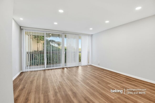 Photo - 6542 Ocean Crest Dr Unit D104