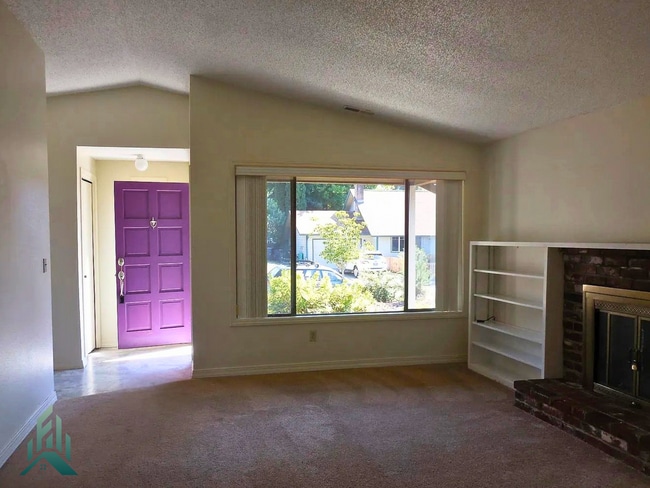 Photo - Charming 3 bedroom/1 bathroom Home