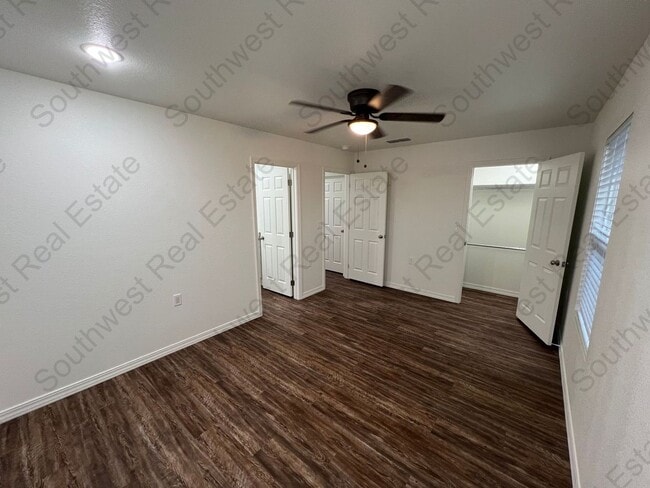 Photo - 2135 Bobwhite Ct Unidad A