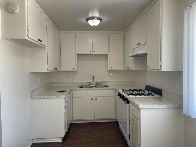 Building Photo - 16862 Lynn Lane Rental