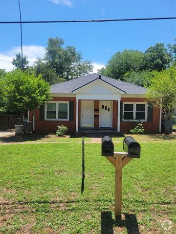 Building Photo - 305 Shawnee Trail Rental