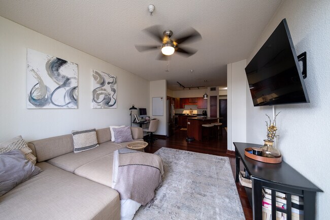 310 E 18th St