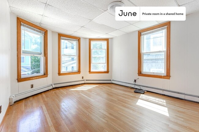 Photo - Room in Shared 5 bed/1 bath home Unidad B