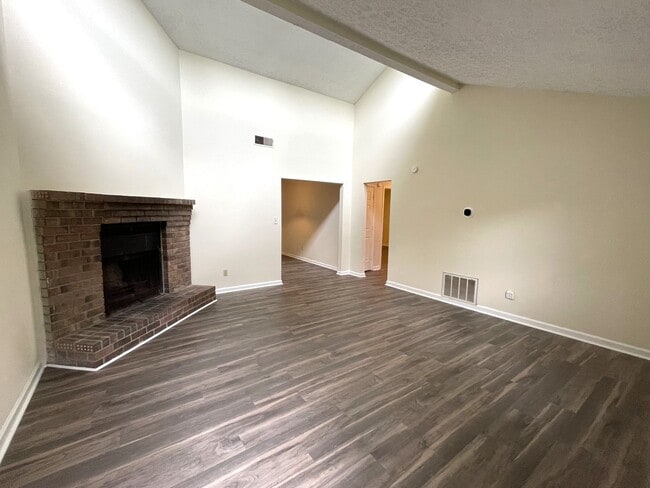 Photo - LEXINGTON HEIGHTS - 435/437 Unit 437