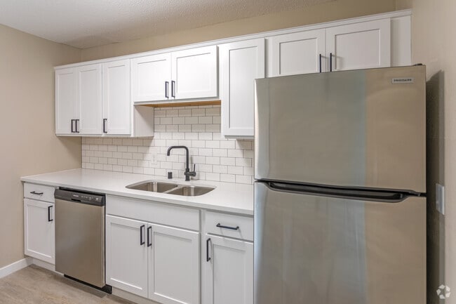 2BR, 1BA - 800-850 SF - Marywood Apartments