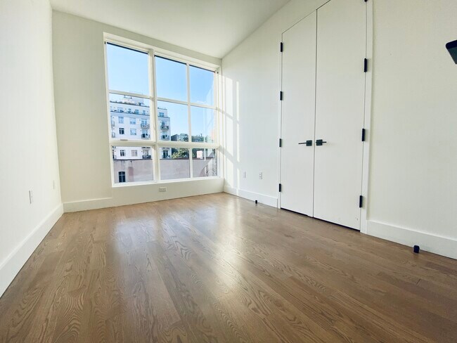 Photo - 824 Lexington Ave