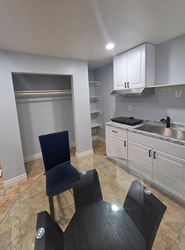 Photo - 735 N Holmes Ave