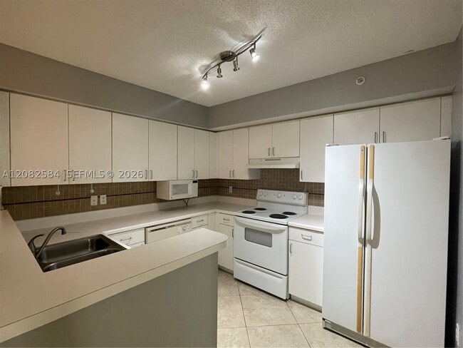 Photo - 4820 N State Rd 7 Unit 10108