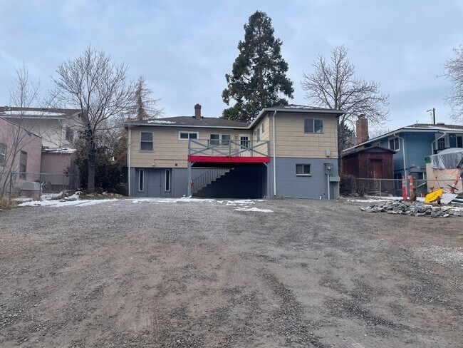 Photo - Finished Basement Work Space Studio - Clos... Unit Bottom
