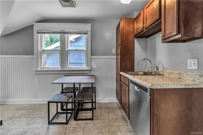 Photo - 29 Ritt Ave Apartamento Unidad 2 Upper