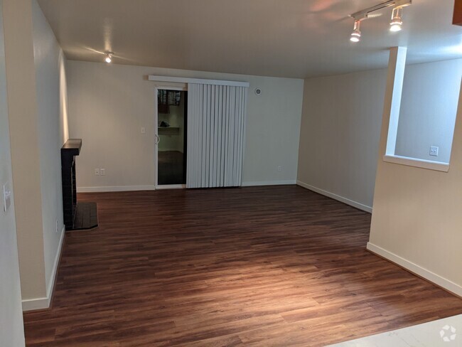 Building Photo - 14124 NE 181st Pl Unit H203 Rental