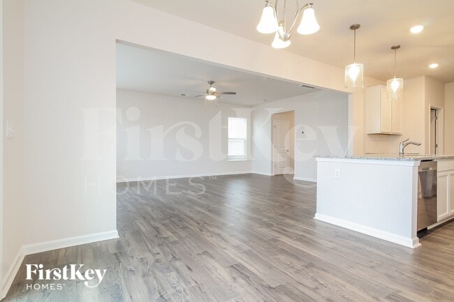 Photo - 604 Goldburn Wy