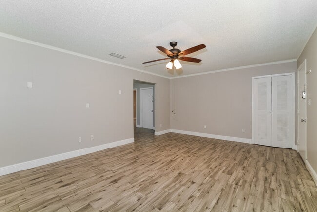 Photo - 1301 Baranova Rd