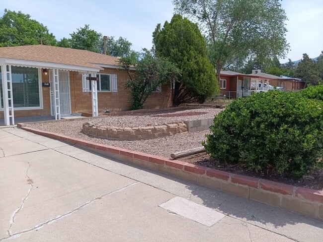 Photo - Cozy 4-bedroom, 2-bathroom home! Showings ...