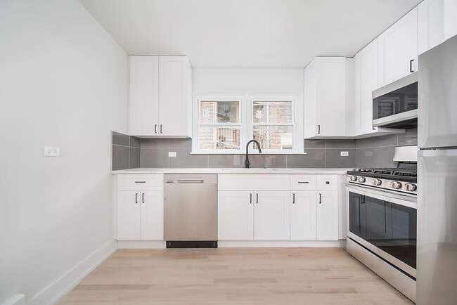 Photo - 5201 W Wellington Ave Unit 1E