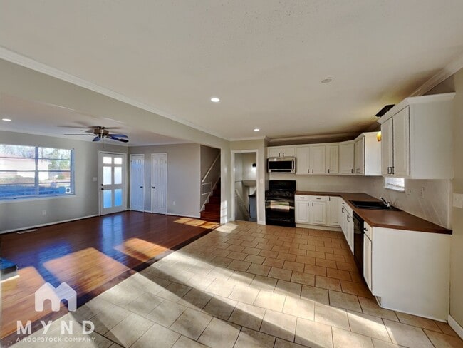 Photo - 3022 Debra Dr