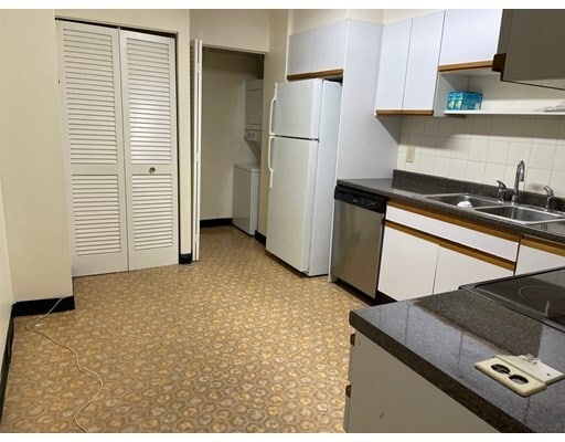 Building Photo - 1265 Beacon St Unit 303