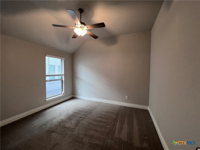 Photo - 535 Orchard Way