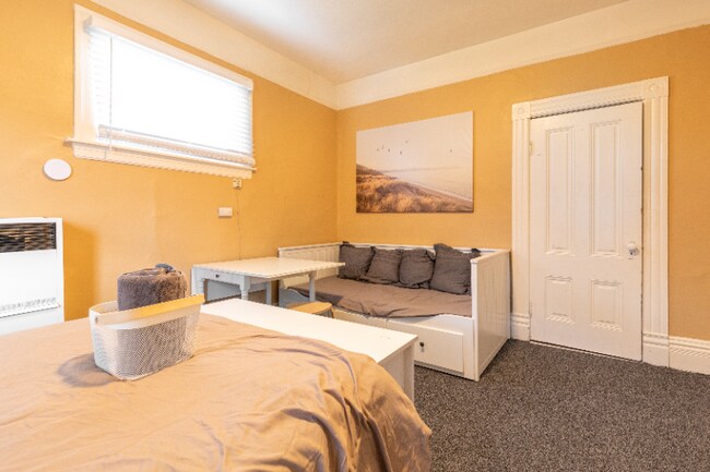 Photo - 2332 Fulton St