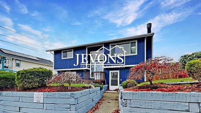 Building Photo - 6114 N 49th St