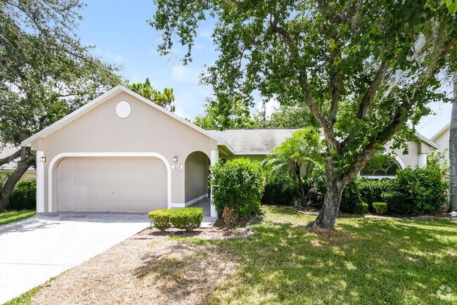 Building Photo - 223 Bent Oak Loop Rental