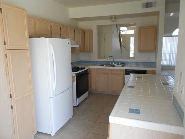 Photo - 4 Bedroom, 2.5 Bathroom! Lovely Home in Lo...