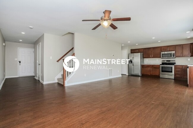 Photo - 3 Bedroom Pet-Friendly Home in Lexington, KY with Main Street Renewal