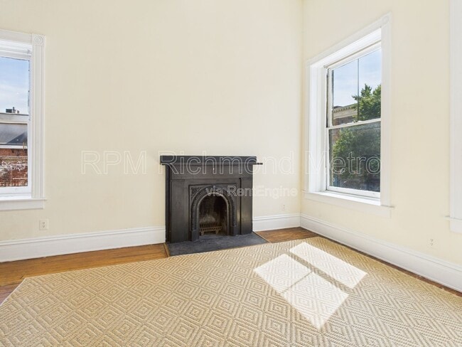 Photo - 200 W Broad St