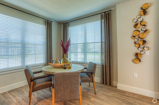 Dining area - Royal Sienna