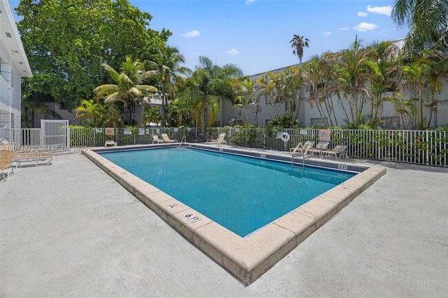 Building Photo - 17255 SW 95th Ave Unit 462
