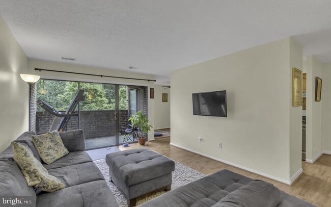 Photo - 11232 Chestnut Grove Square Unit 335