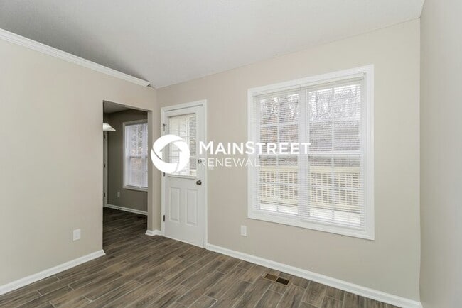 Photo - 4 Bedroom Pet-Friendly Home in Dallas, GA with Main Street Renewal
