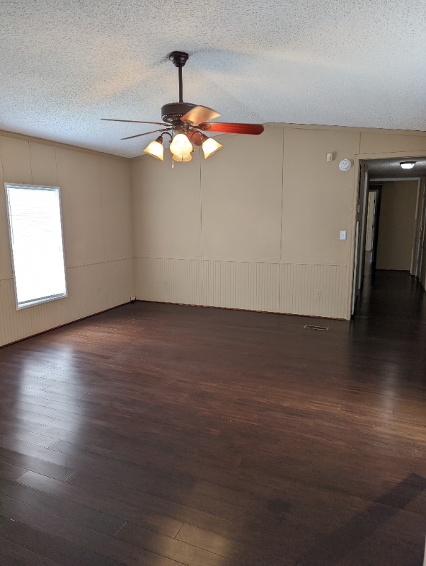 Photo - 4601 Hazard Rd
