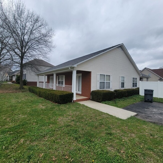 Building Photo - 2/1 Duplex- Cookeville- Large Corner Lot Unit 919 Nottingham Dr Apt B