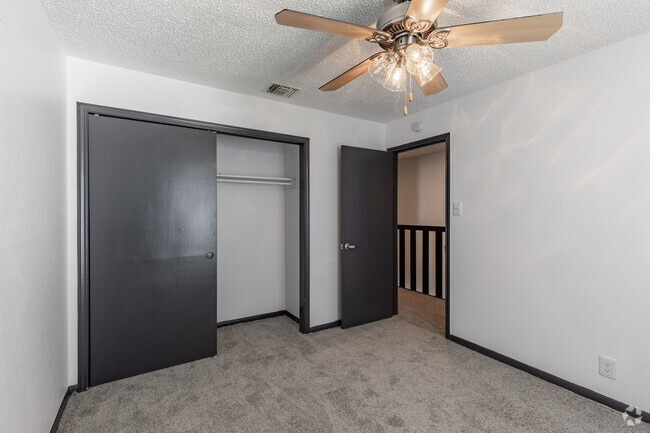 2BR, 2.5BA - 1,167 SF - Tradewinds Apartment Homes