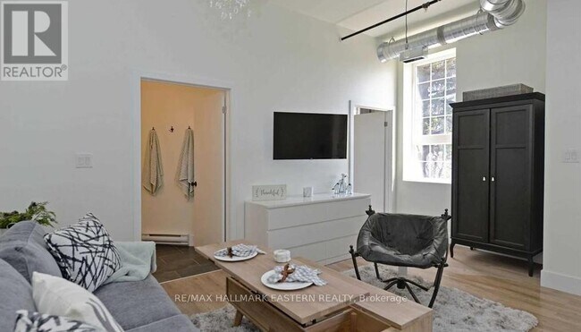 Photo - 1354 Youngs Point Rd Unité 204