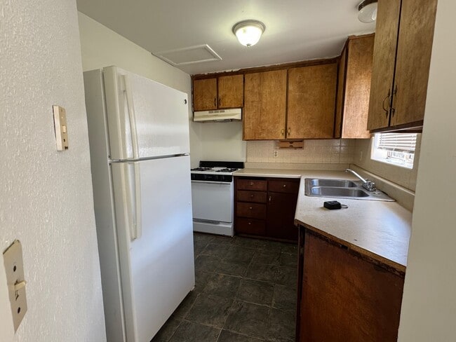Photo - One Bedroom Apartment In Garden Acres Area Unit 251