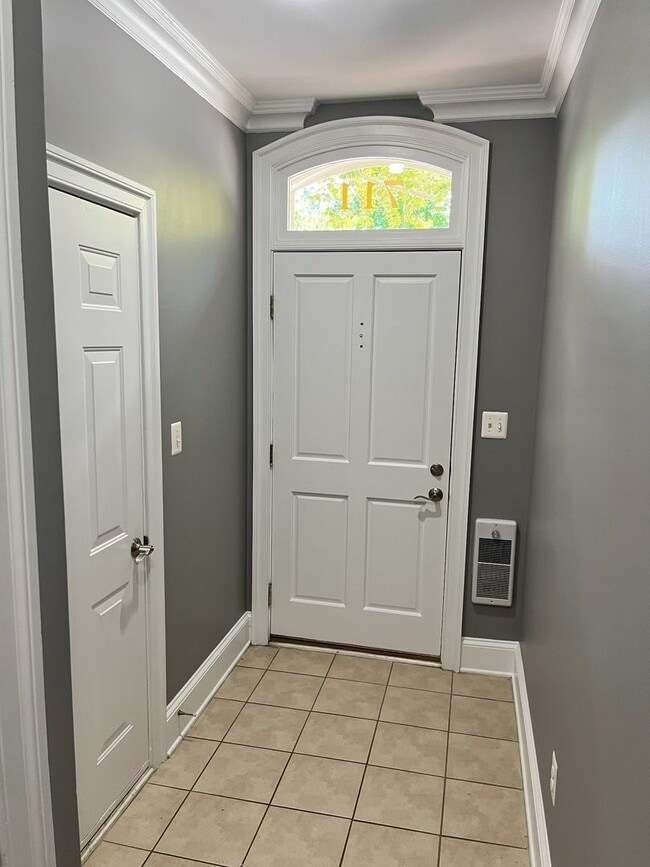 Photo - 711 Carpenter Rd