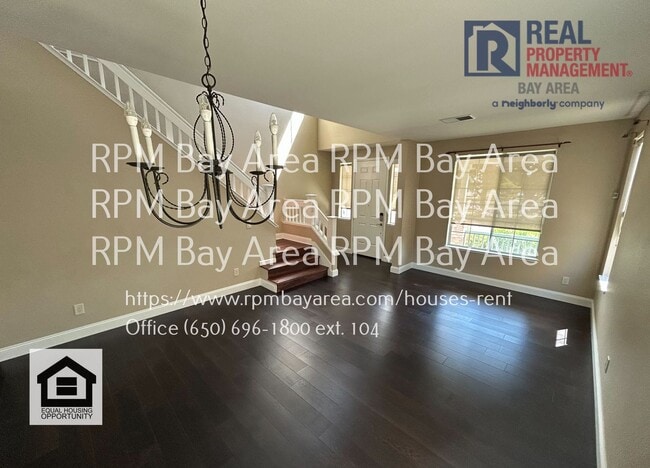 250 Biarritz Ct