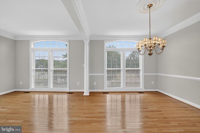 Photo - 30 Sharpstead Ln