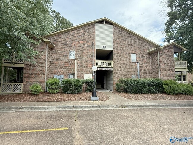 Building Photo - 4975 7 Pine Cir Unit 4975 Rental