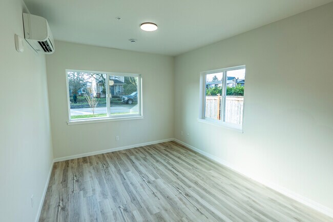 Photo - 709 E 34Th St Apartments