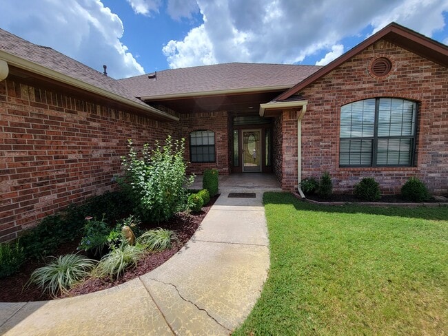 Photo - 8415 Valley Creek Dr