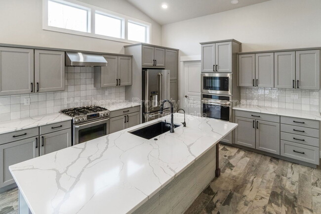 Building Photo - 6904 Jasper Dr