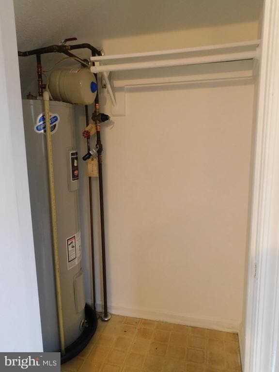 Photo - 104 Waterford Ln