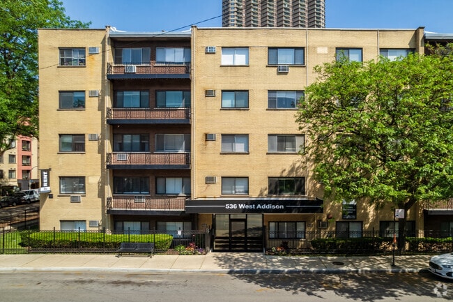 Building Photo - 536 W. Addison