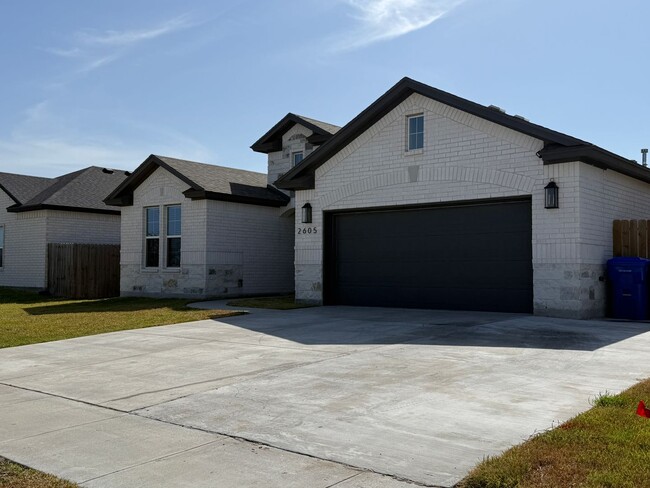 Building Photo - 2605 Lannister Ln
