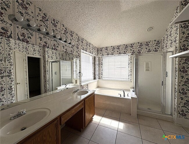 Photo - 607 Ottawa Dr