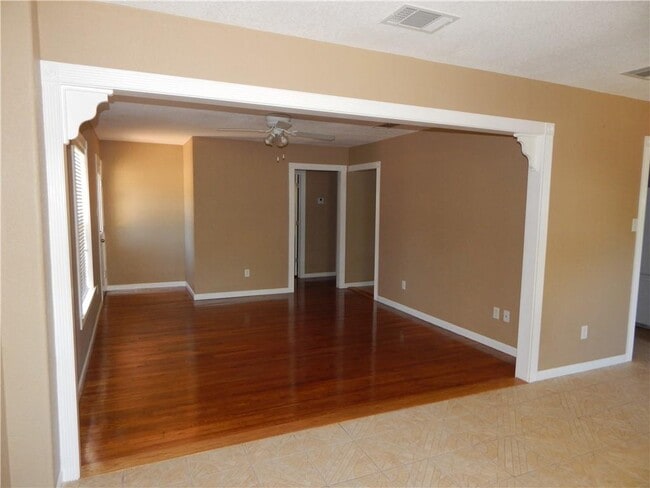 Photo - 330 E Cedar St